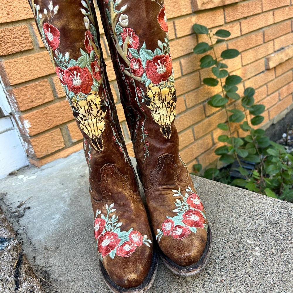 Embroidered Floral Skull Brown Heeled Boots